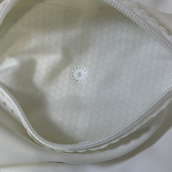 Lululemon Athletica Women’s Mauve and White Side Picket Leggings (2) Size 6 - Picture 7 of 7